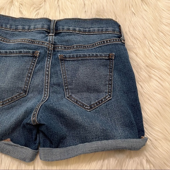Old Navy Skinny Midi Denim Short Medium Wash - Picture 7 of 9